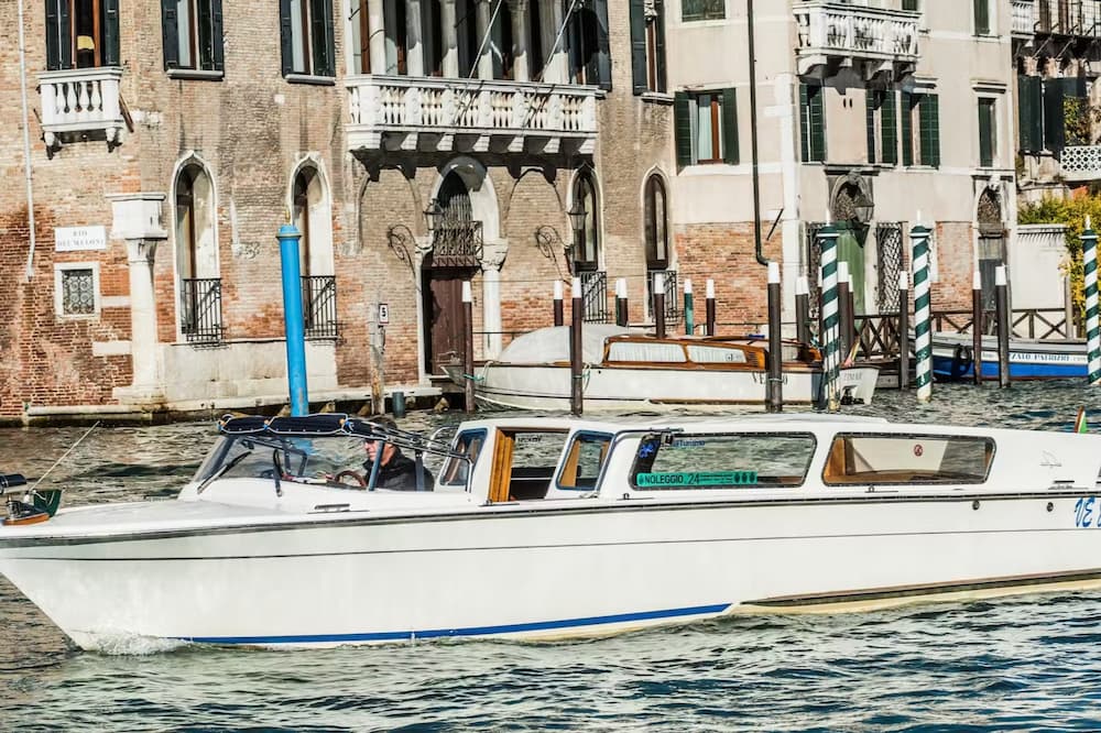 bateau-taxi privé aéroport centre de venise